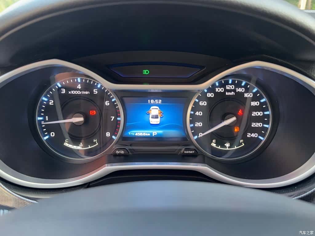 Geely Emgrand, 2017 4