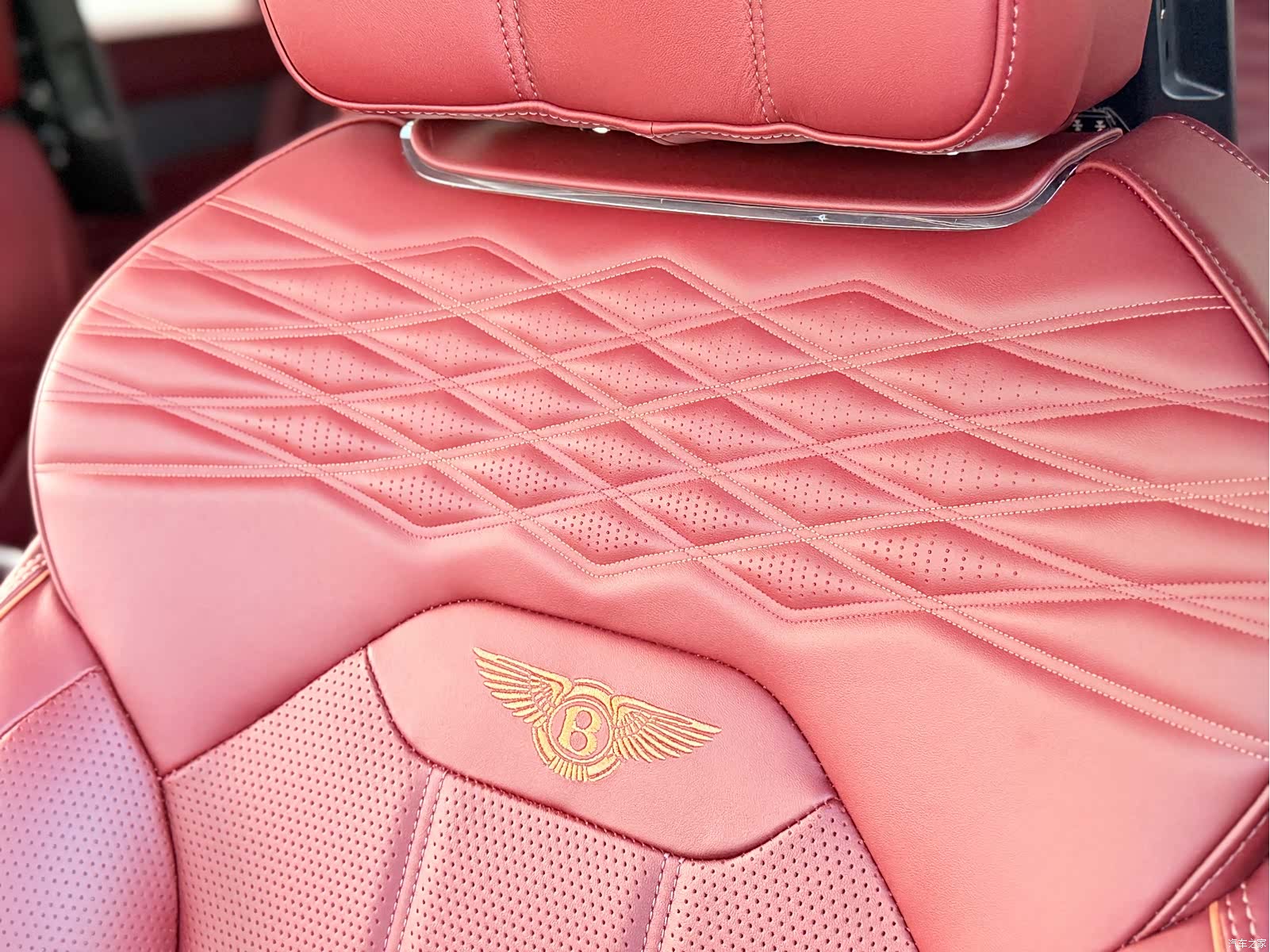 Bentley Bentayga, 2023 17