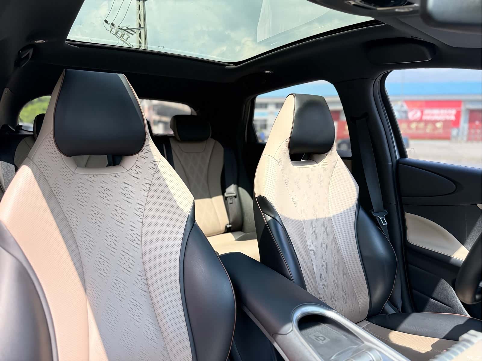 BYD Dolphin, 2023 8