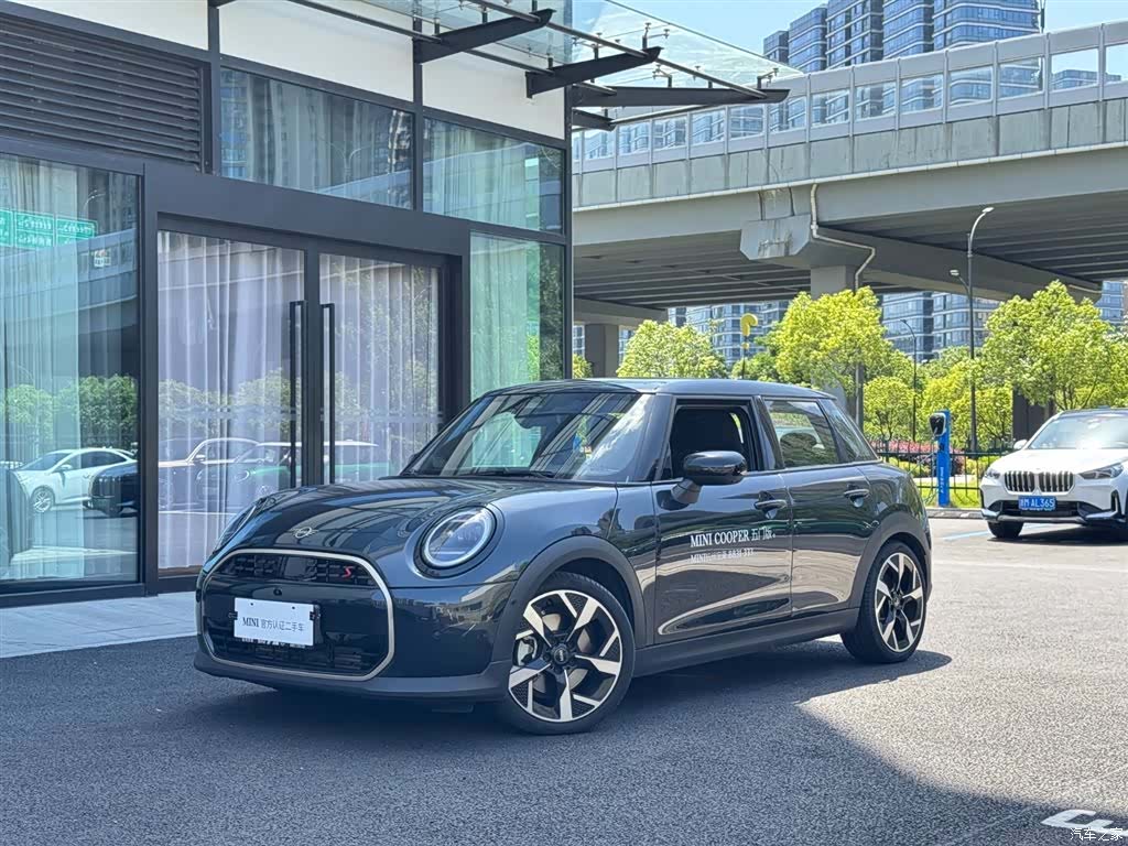 Mini Cooper, 2024 1