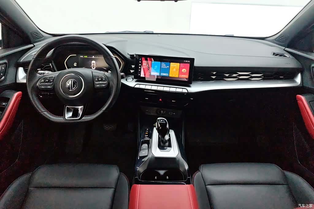 MG MG5, 2023 12