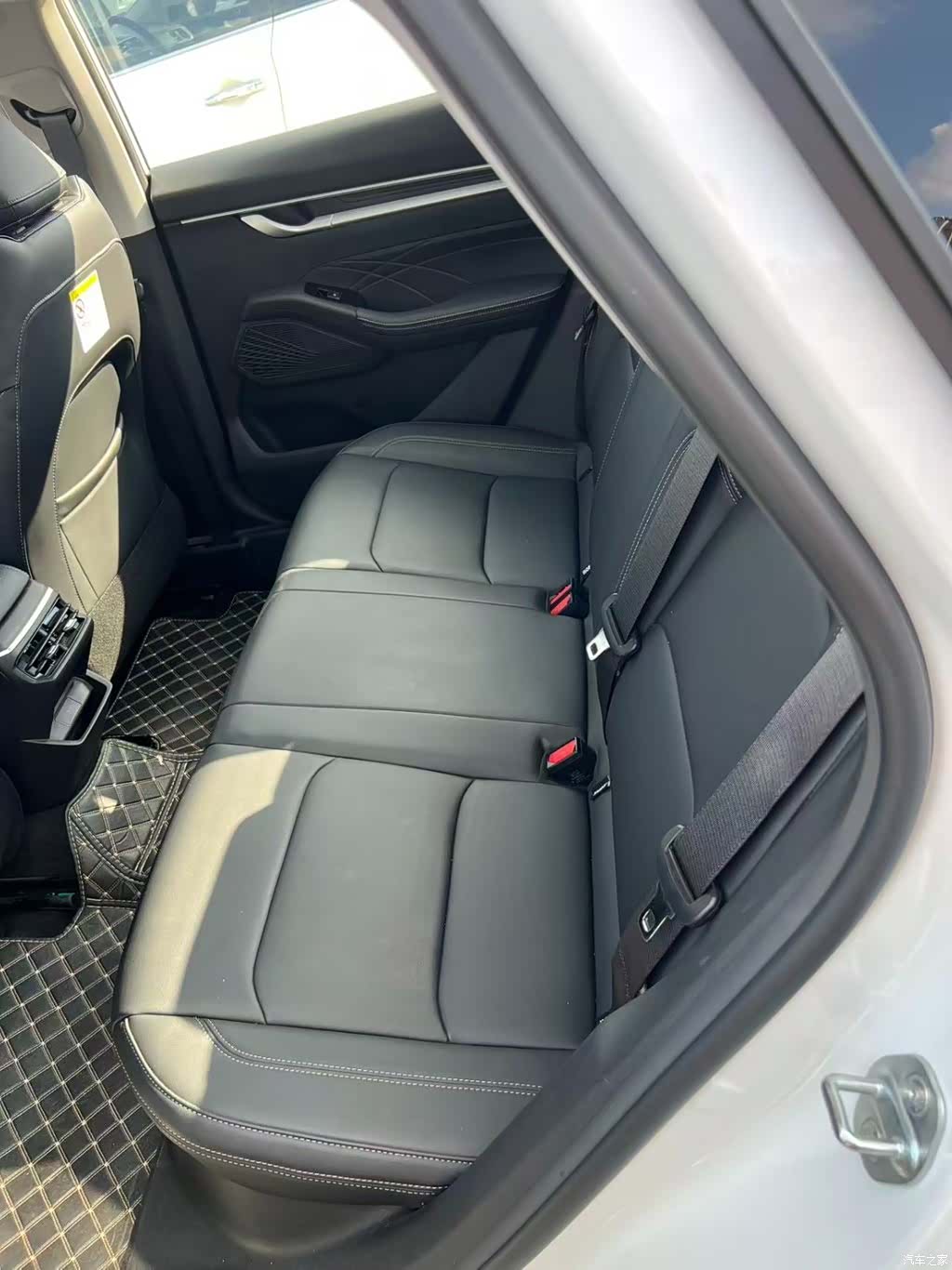 Geely Emgrand, 2025 15