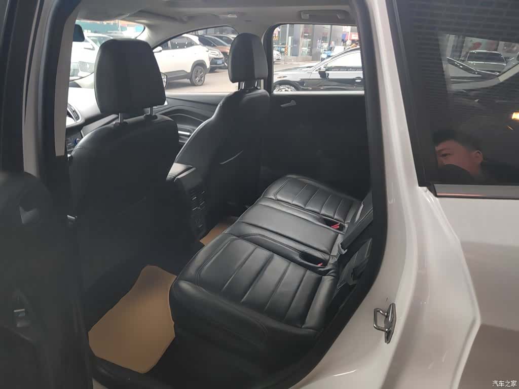 Ford Kuga, 2017 13