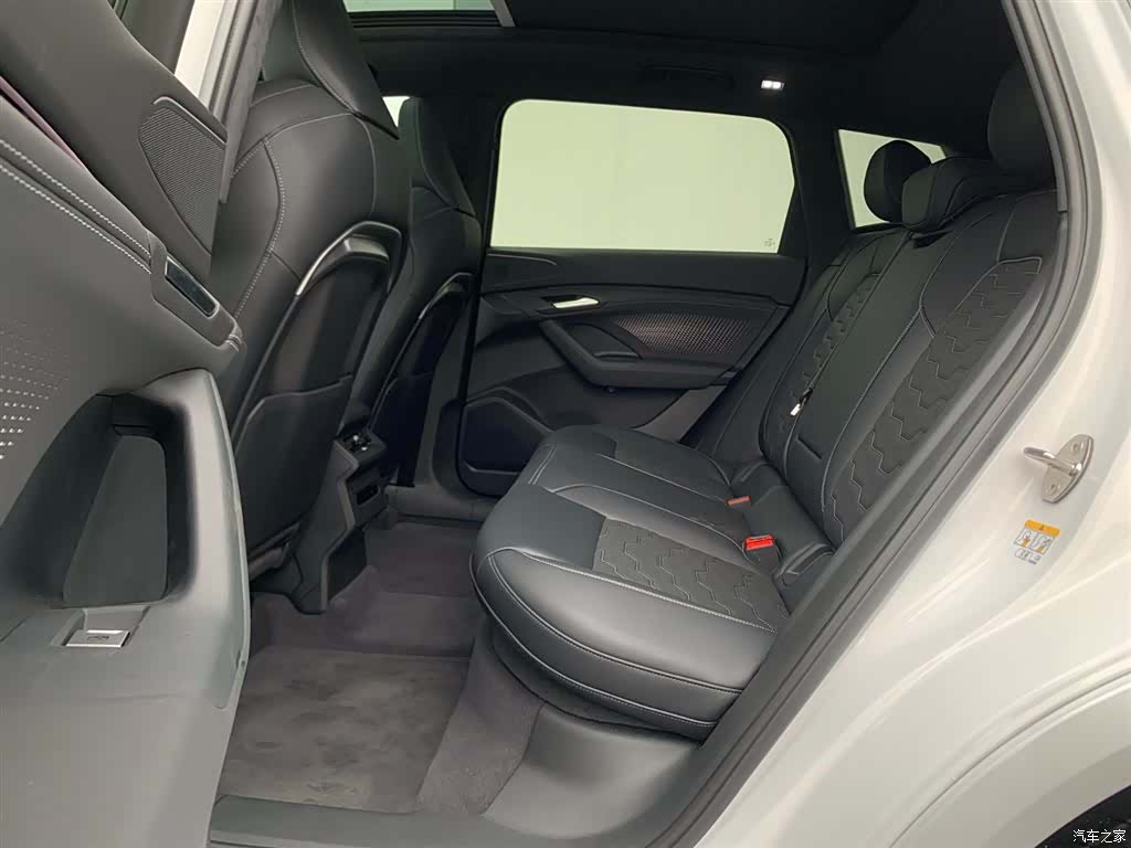 Audi e-tron, 2026 8