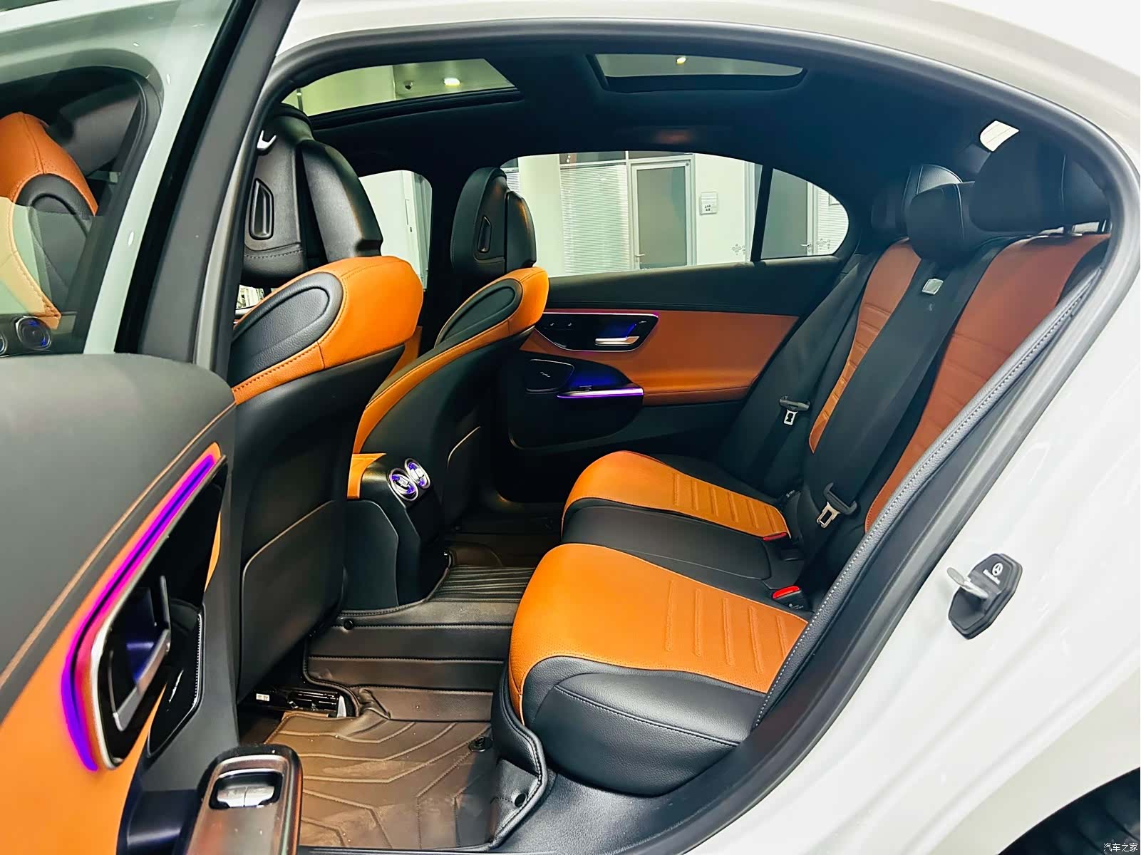 Mercedes-Benz C-Class, 2024 11