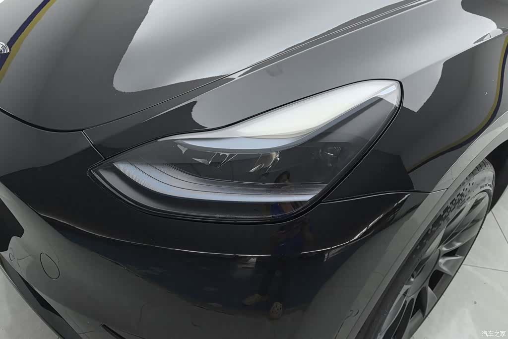 Tesla Model Y, 2023 все фото