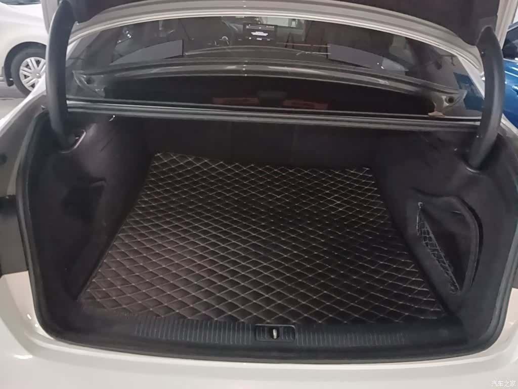 Audi A4L, 2020 19