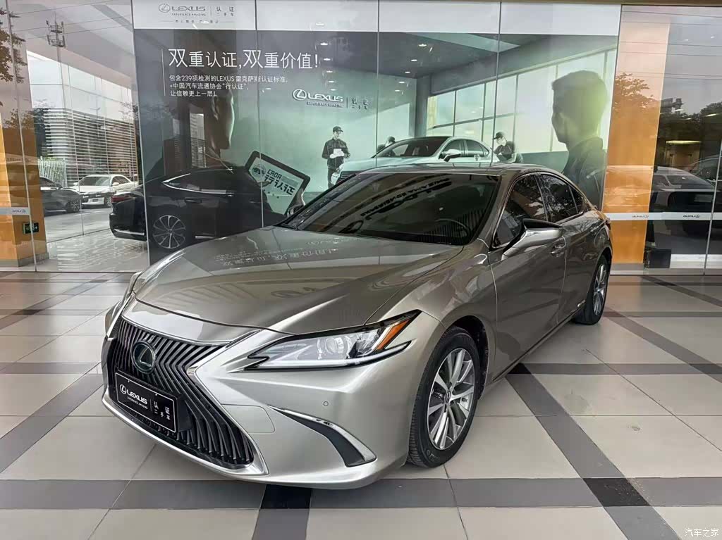 Lexus ES, 2021 1