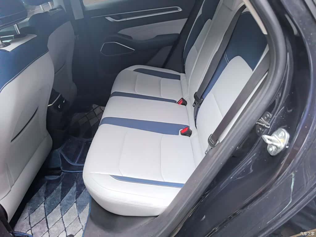 Geely Emgrand, 2023 17
