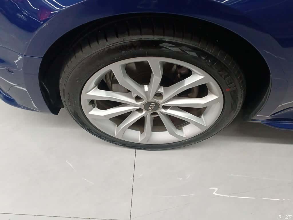 Audi A4L, 2020 23