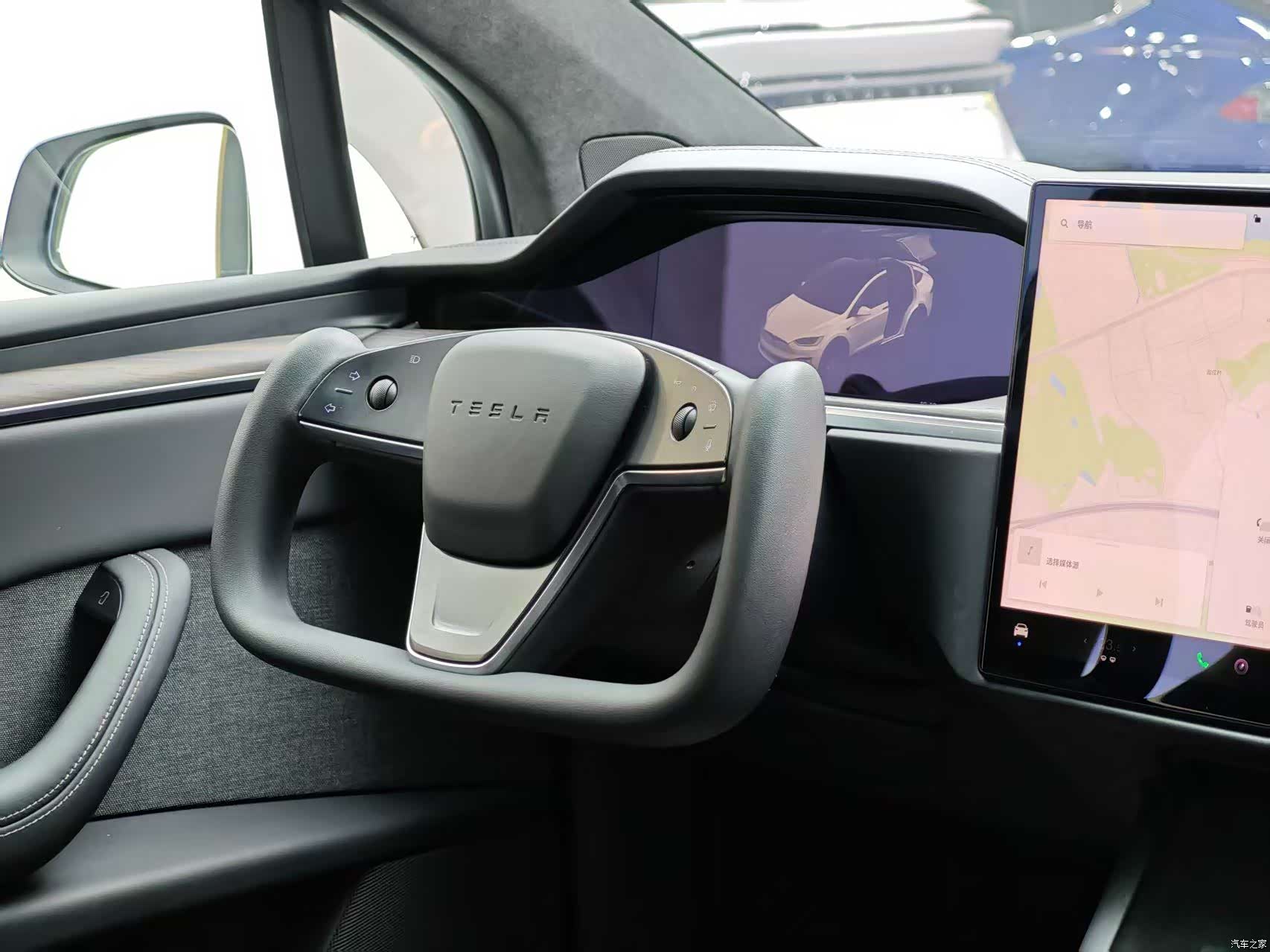 Tesla Model X, 2024 7