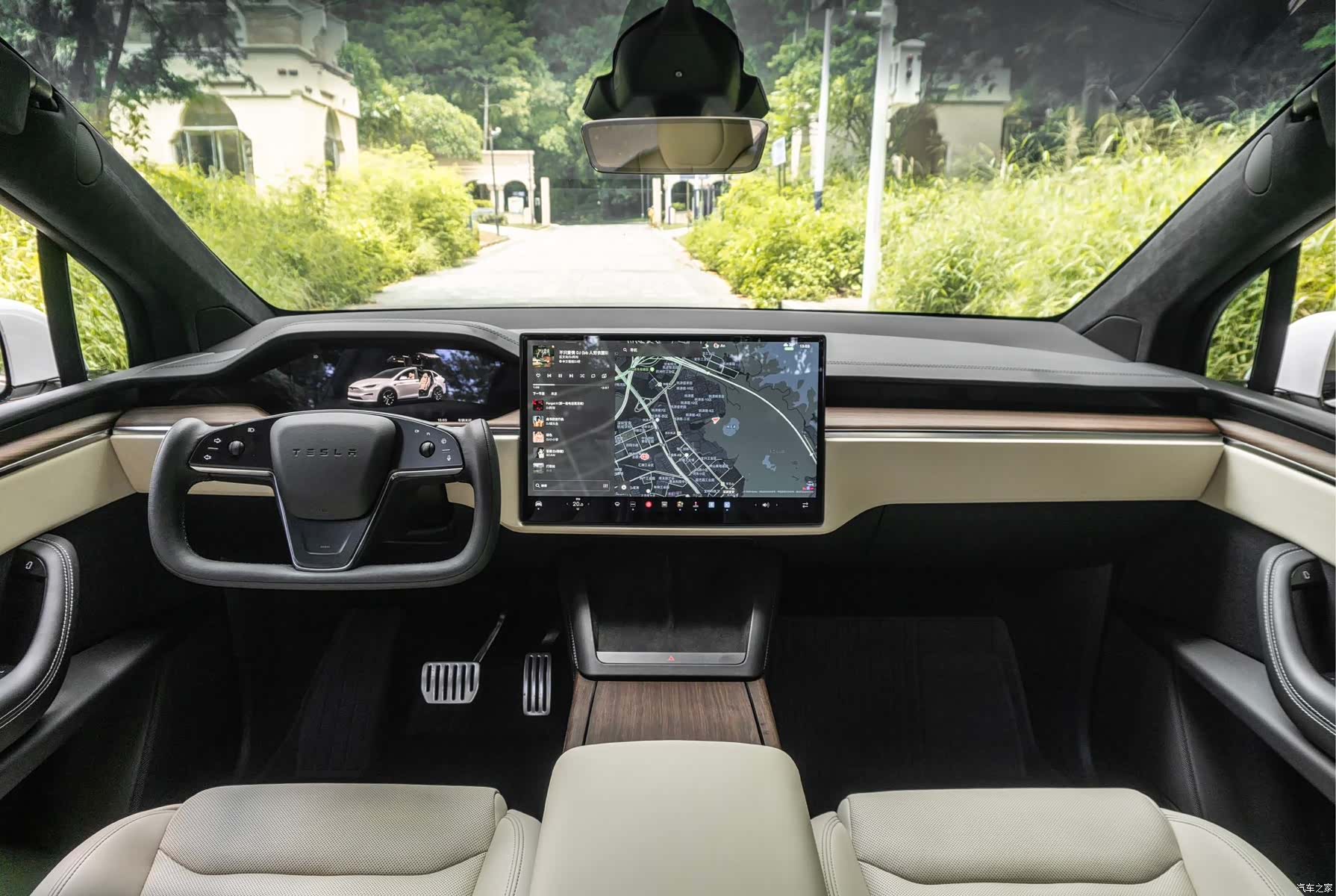 Tesla Model X, 2023 12
