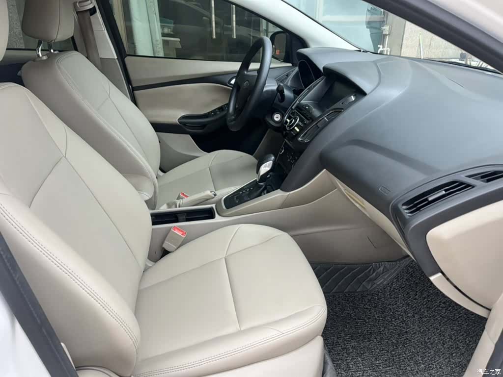Ford Focus, 2016 11