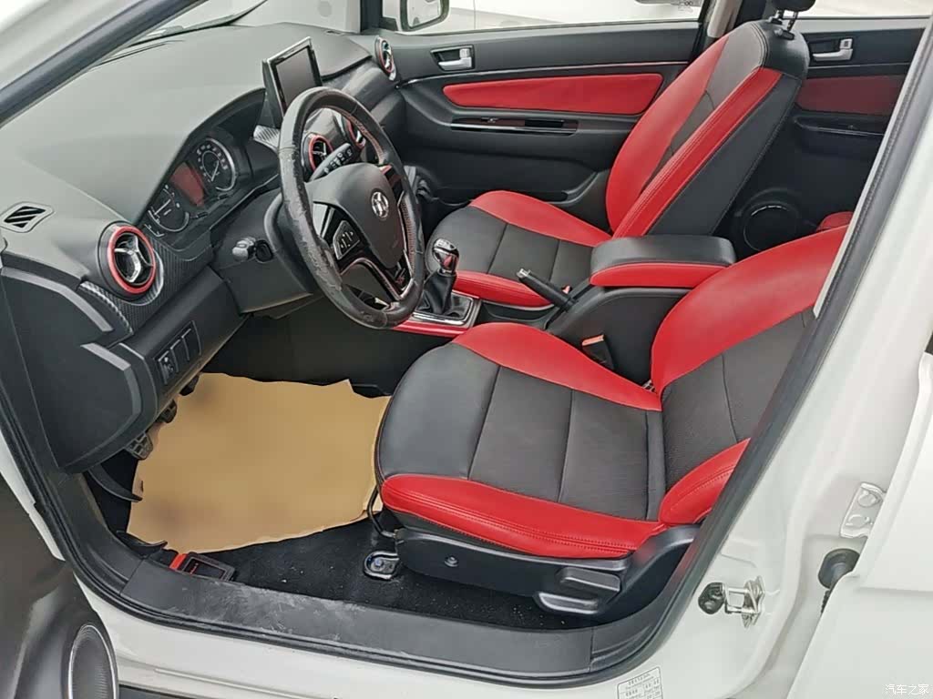 BAIC X25, 2017 15