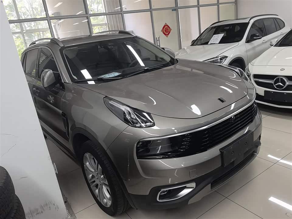 Lynk & Co 01