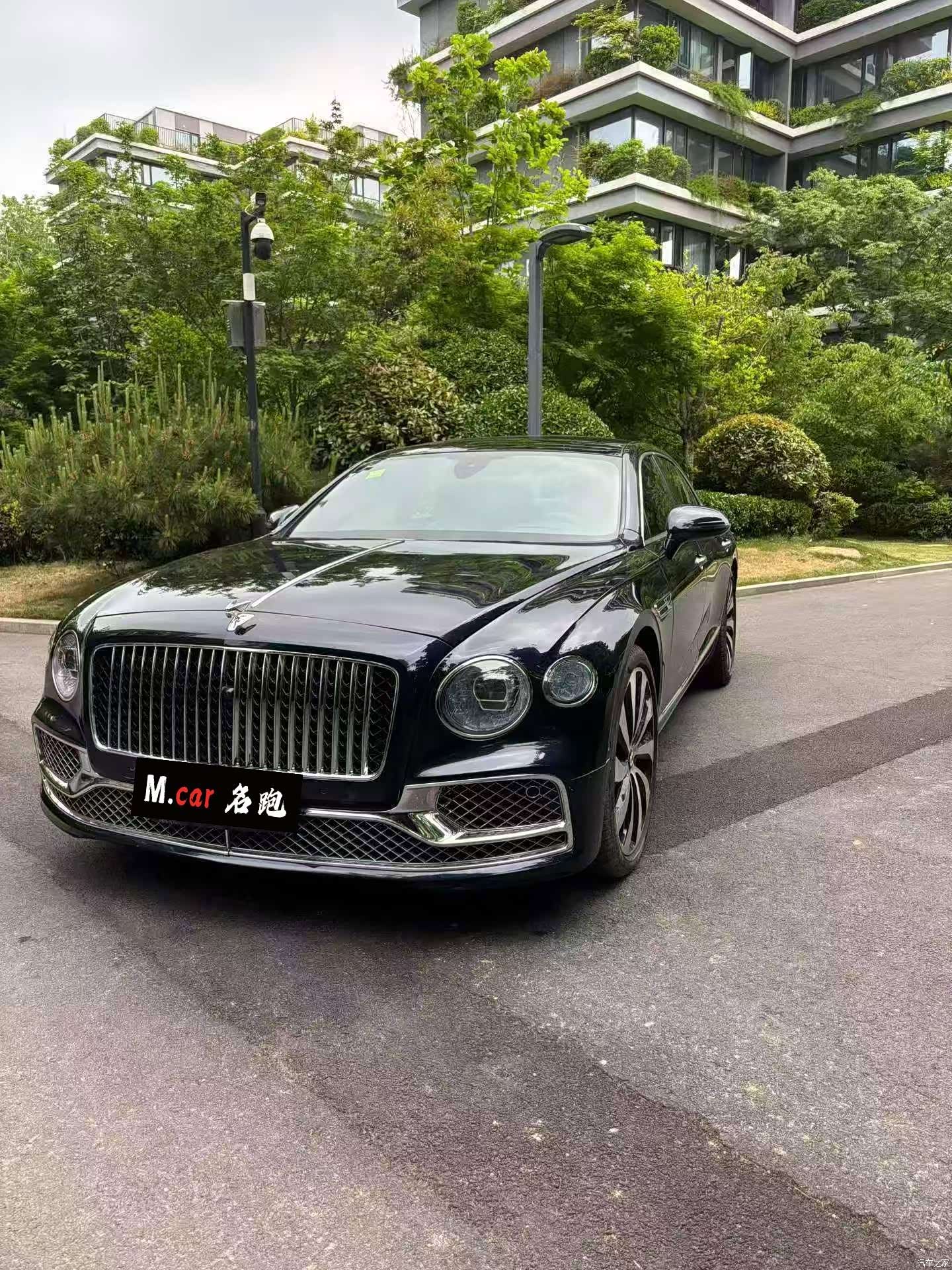 Bentley Flying Spur, 2022 1