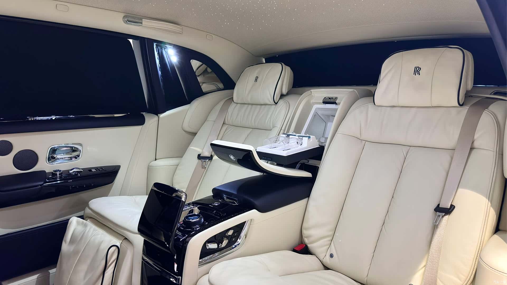 Rolls-Royce Phantom, 2019 15