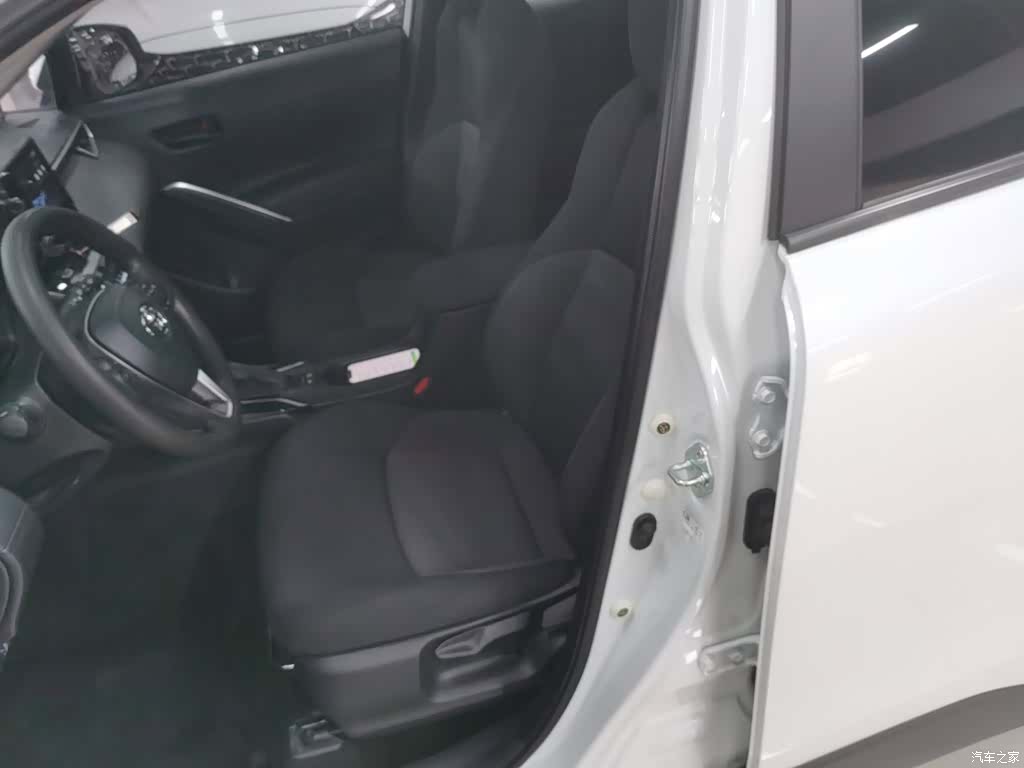 Toyota Frontlander, 2023 11