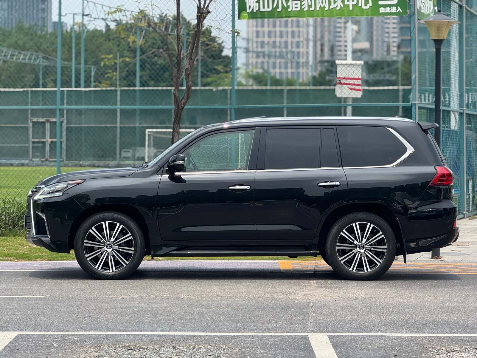 Lexus LX, 2018 3