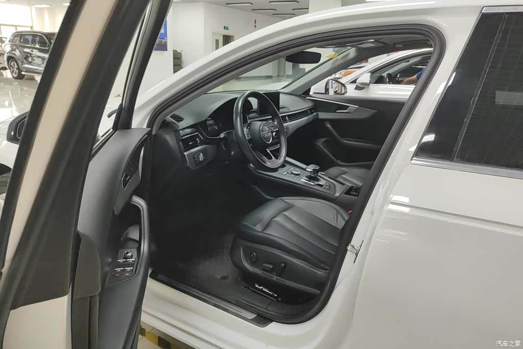 Audi A4L, 2018 9