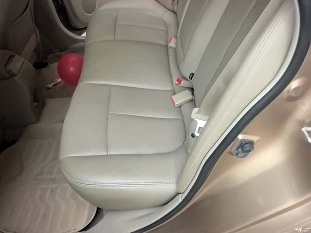 DongFeng A60, 2015 17