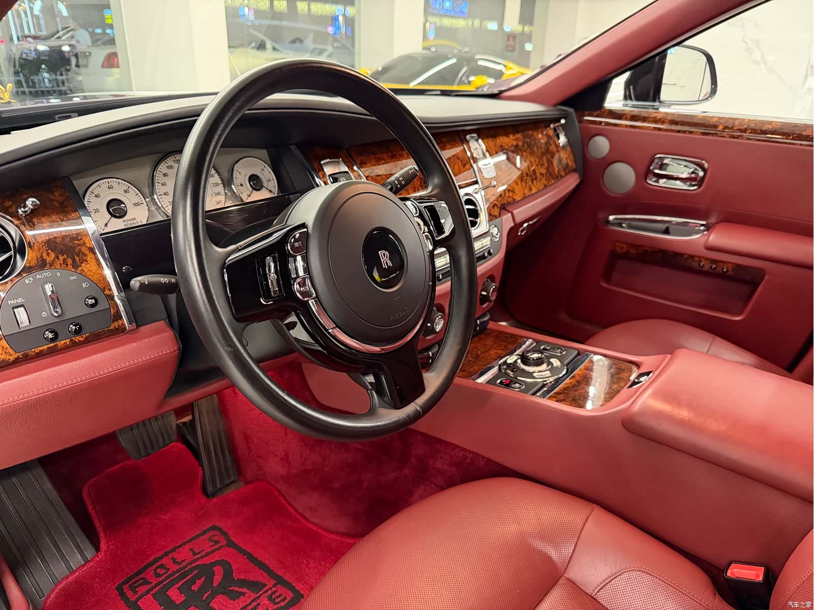 Rolls-Royce Ghost, 2013 4