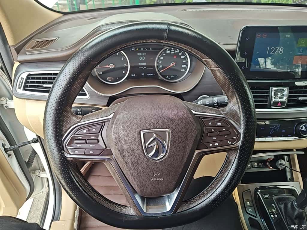 Wuling 730, 2017 11