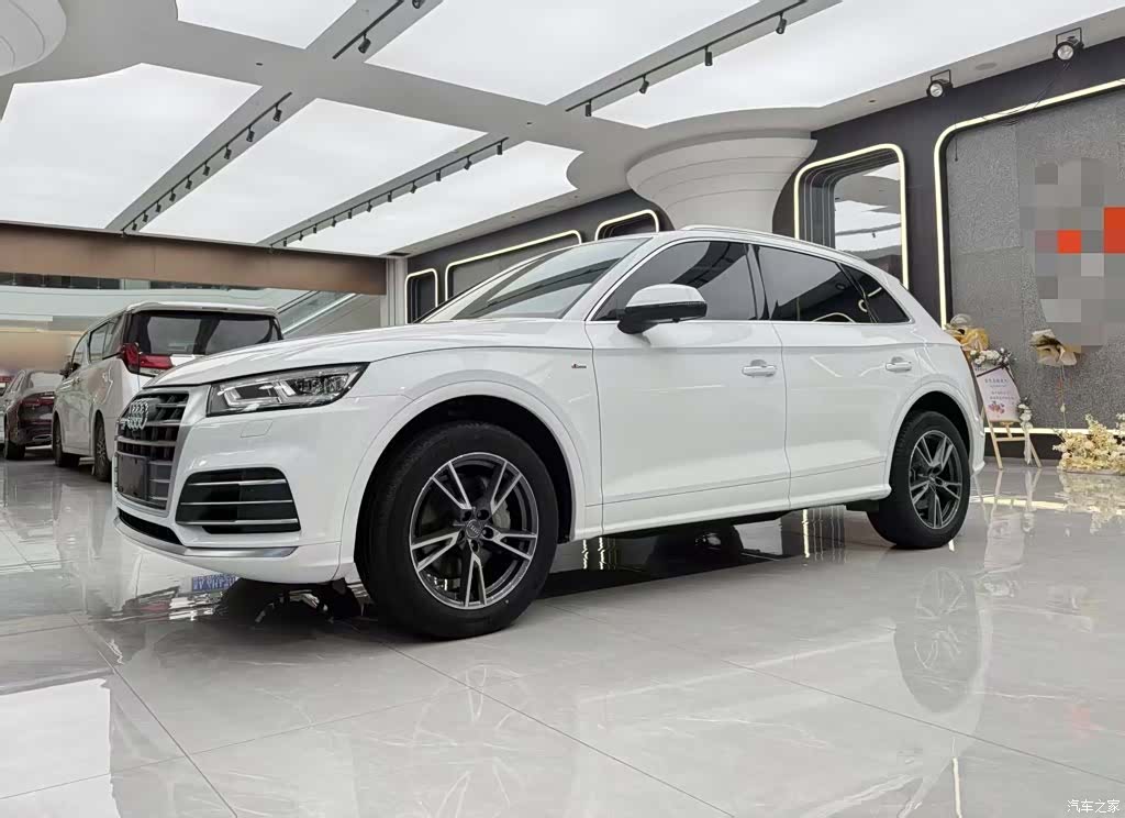 Audi Q5L, 2020 1