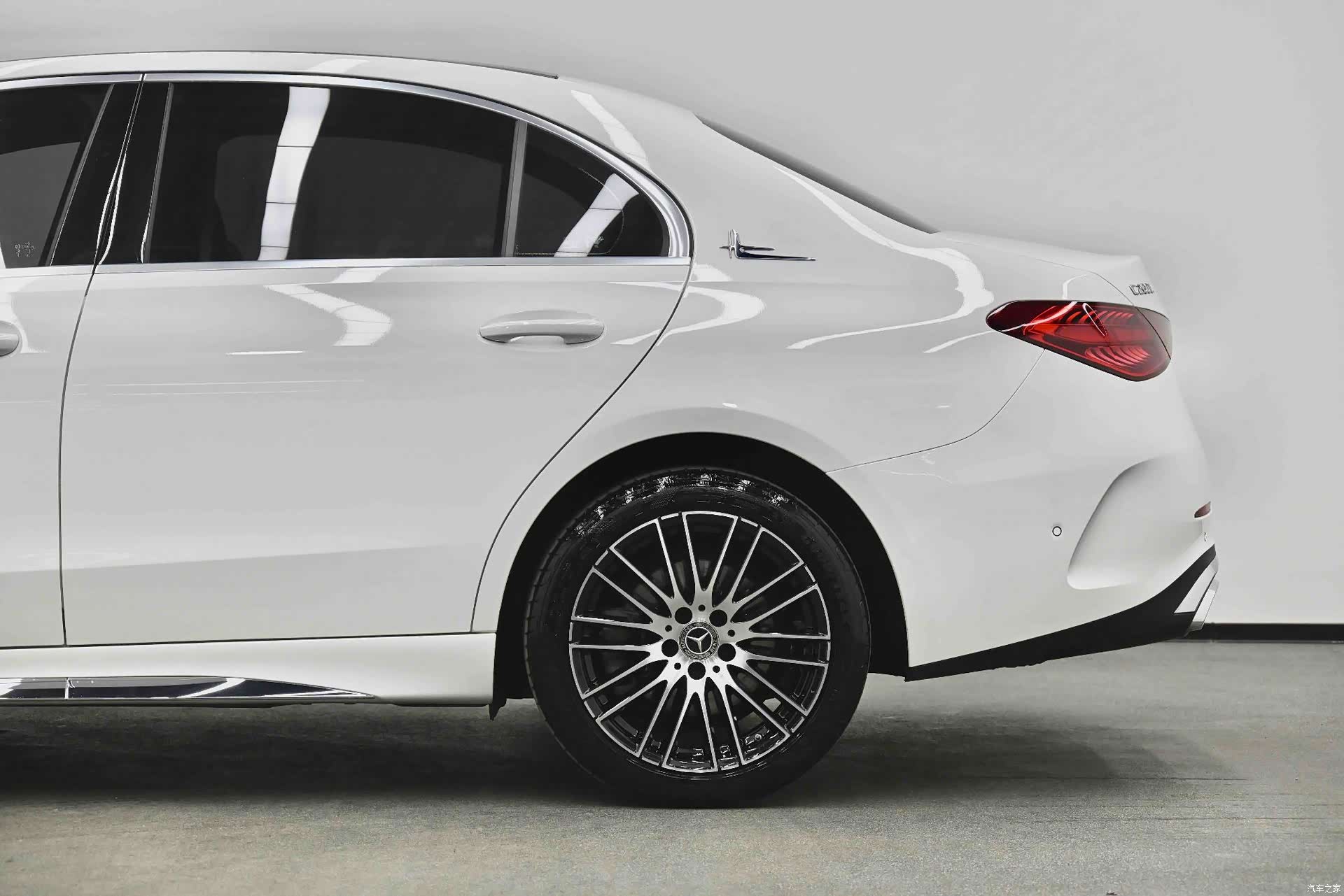 Mercedes-Benz C-Class, 2024 24