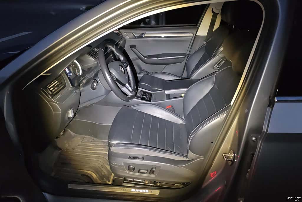 Skoda Superb, 2017 9