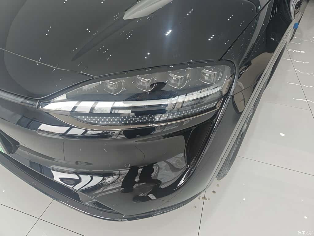 Luxeed R7, 2026 18
