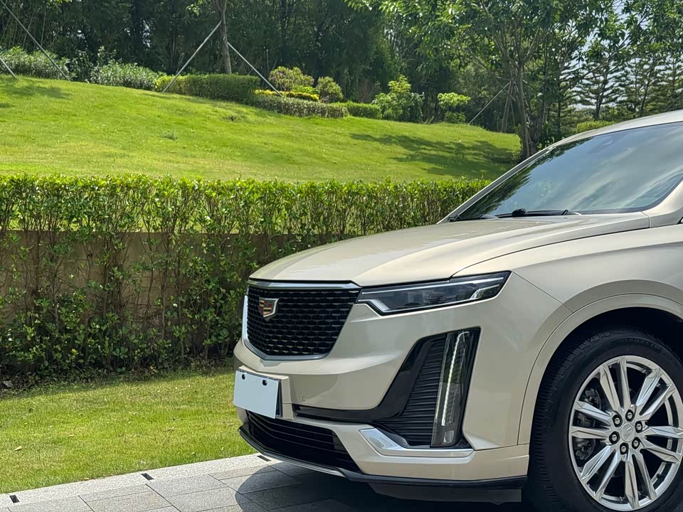 Cadillac XT6