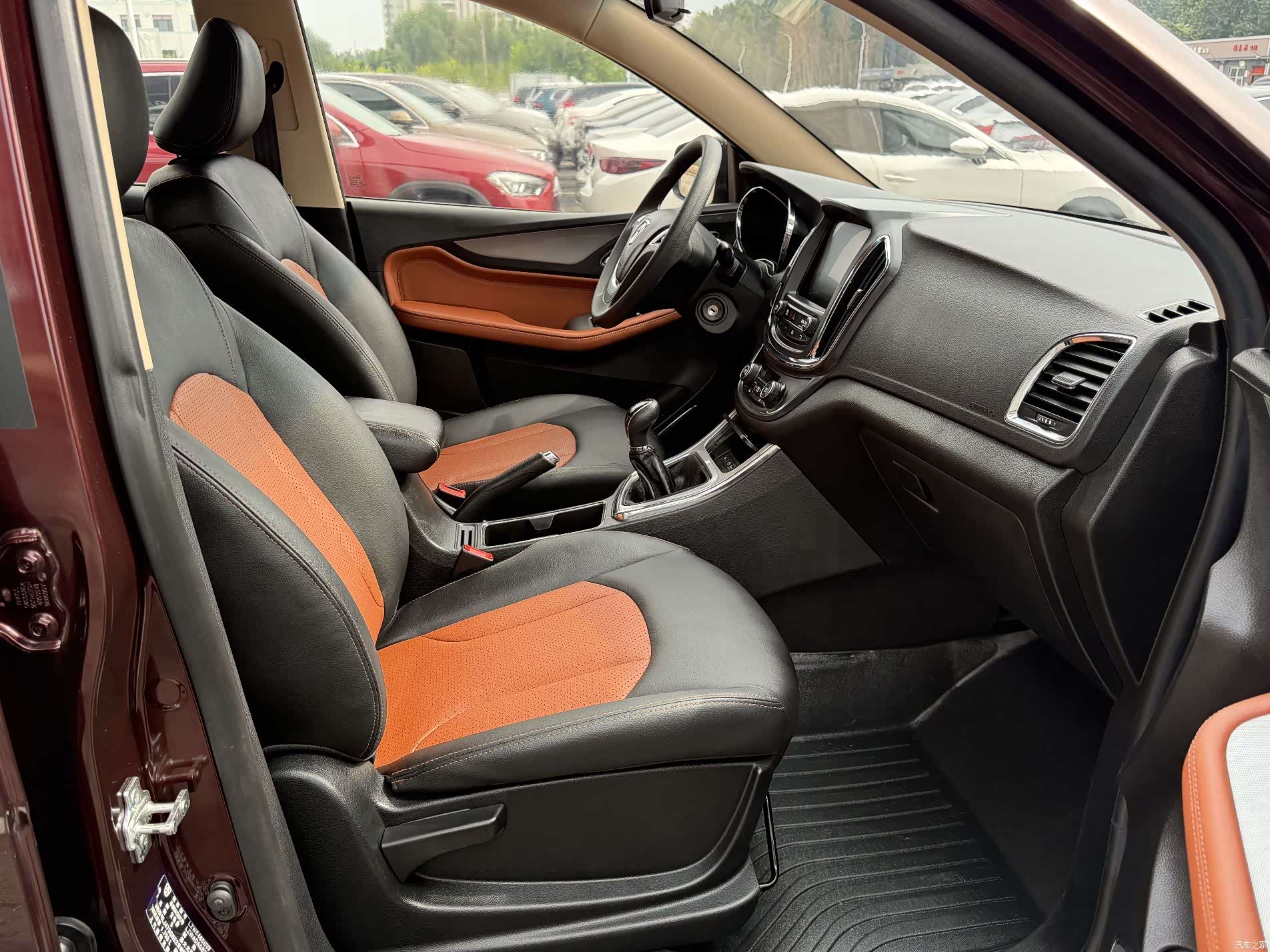 Wuling 560, 2015 17