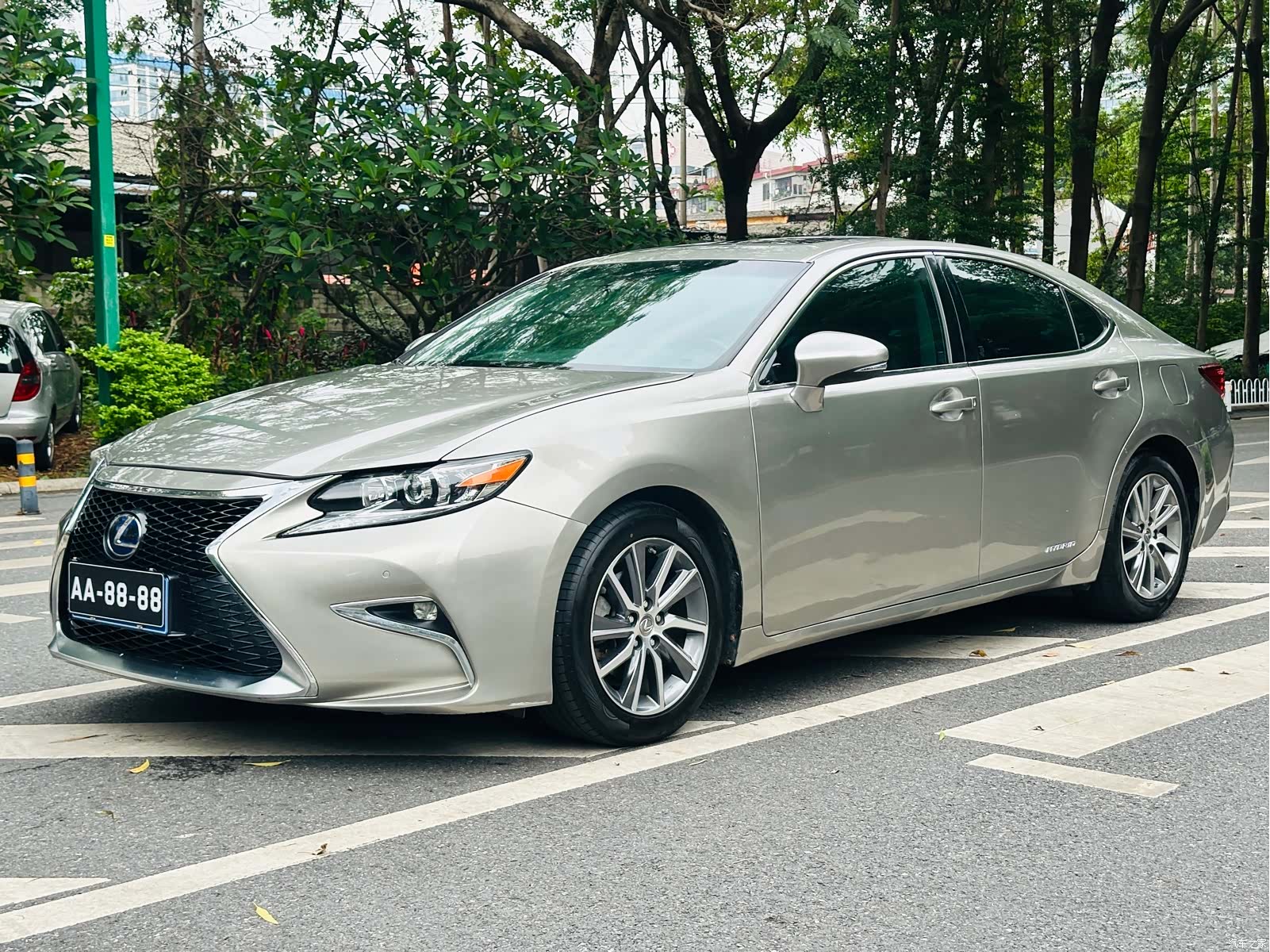 Lexus ES