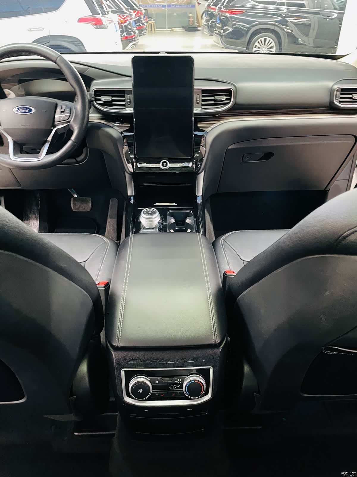 Ford Explorer, 2021 10