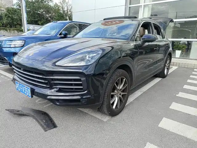 Porsche Cayenne 2018 — купить из Китая под заказ