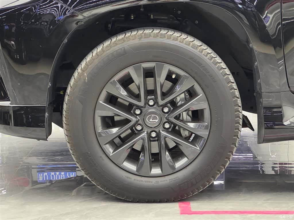 Lexus GX, 2025 4