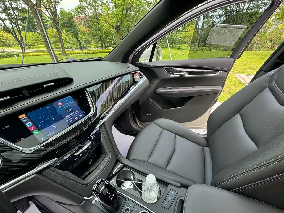 Cadillac XT6