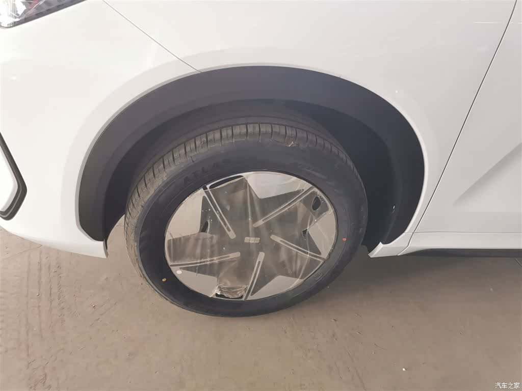 Geely Galaxy E5, 2026 23
