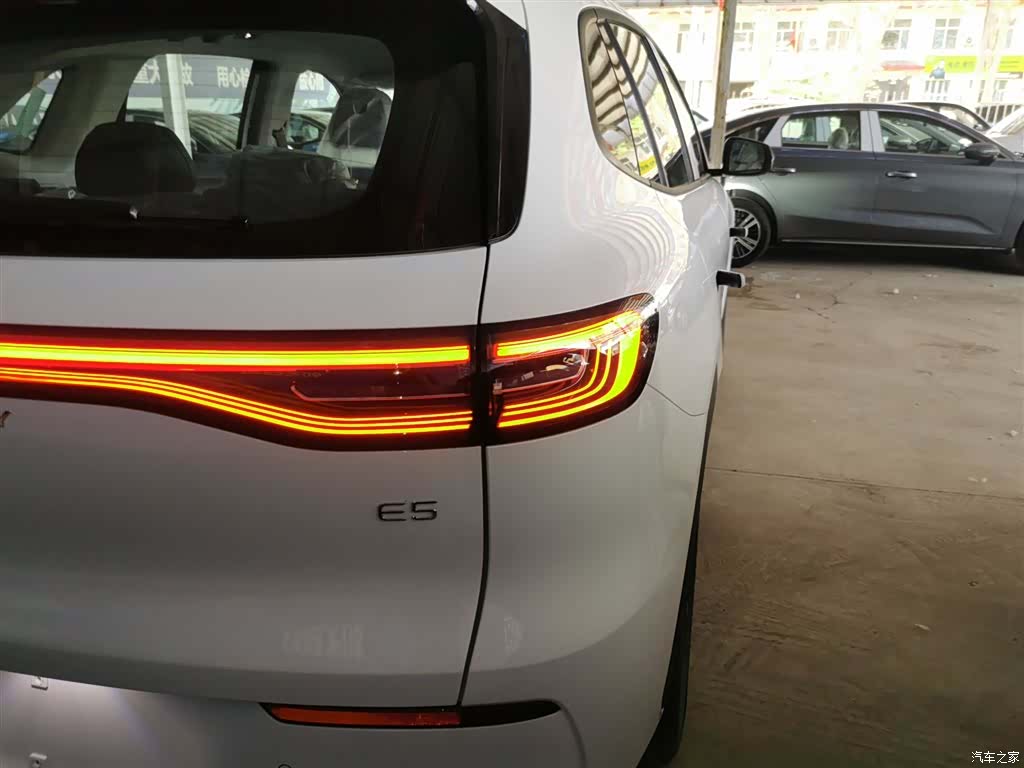 Geely Galaxy E5, 2026 8