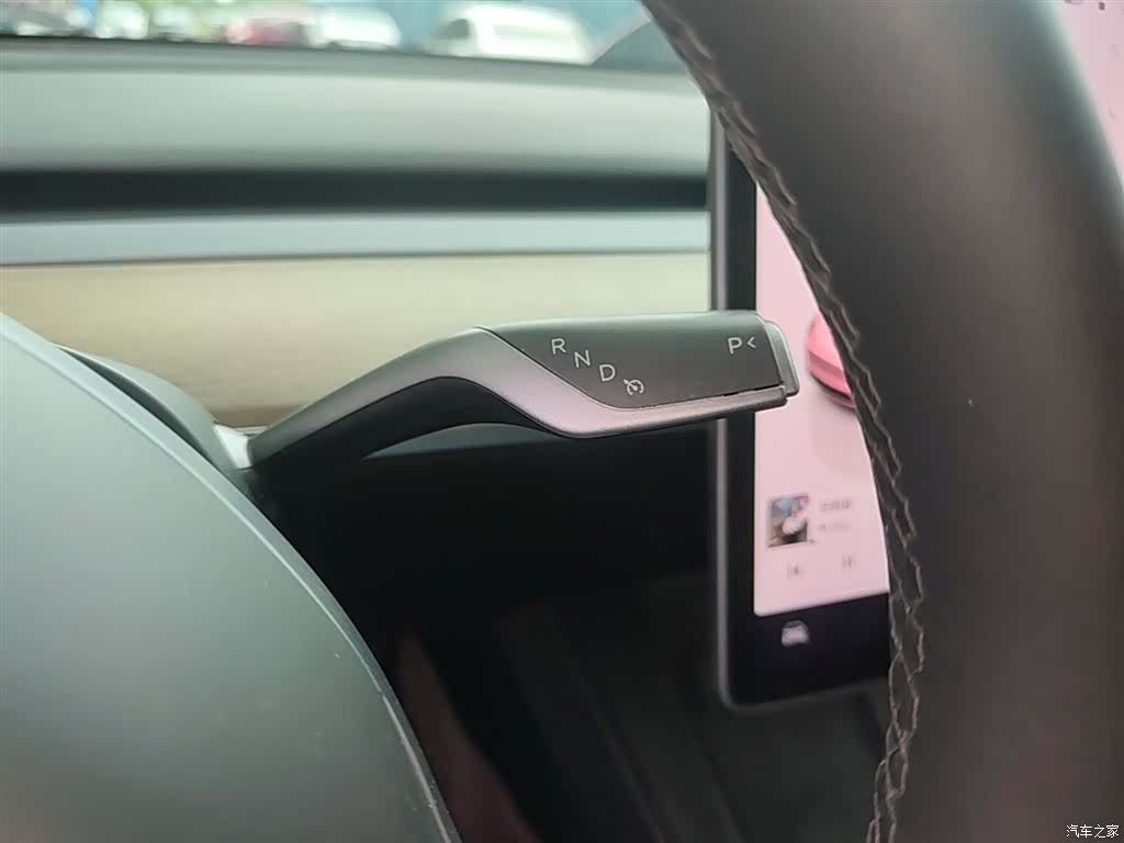 Tesla Model Y, 2023 14
