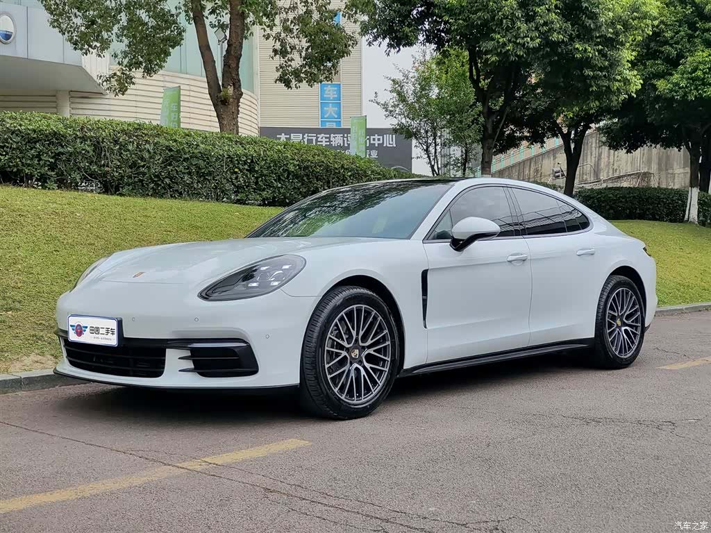 Porsche Panamera, 2018 1