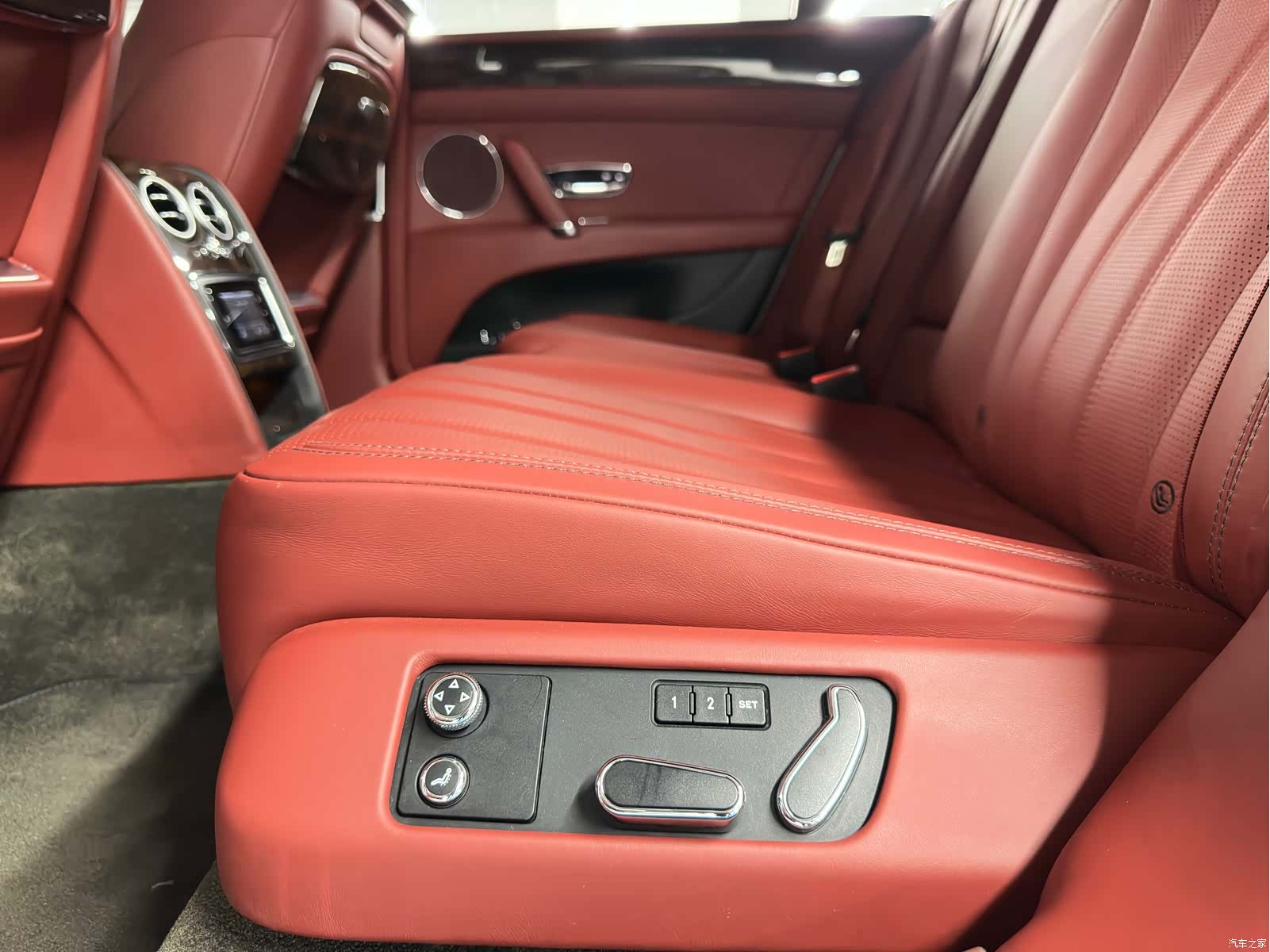 Bentley Flying Spur, 2014 10