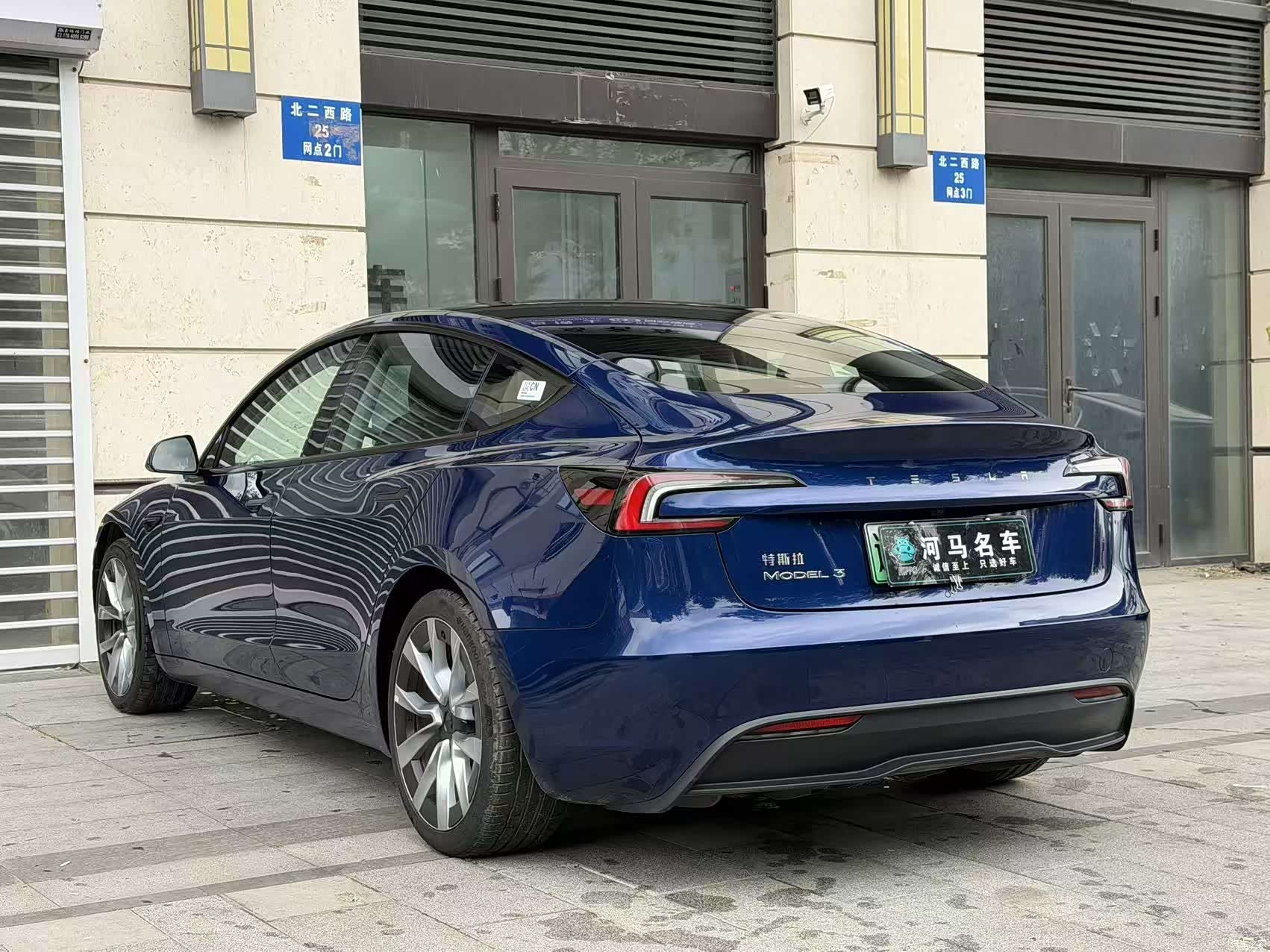 Tesla Model 3, 2025 13