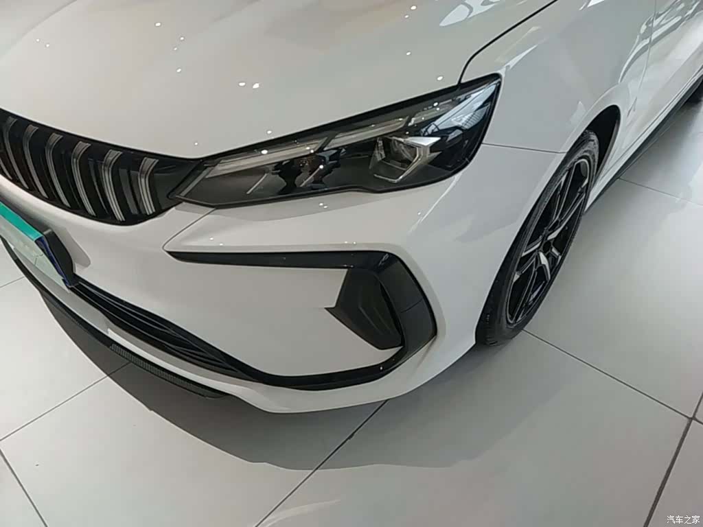 Geely Binray, 2026 18
