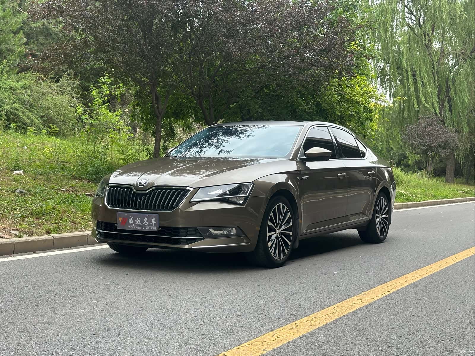 Skoda Superb, 2015 1