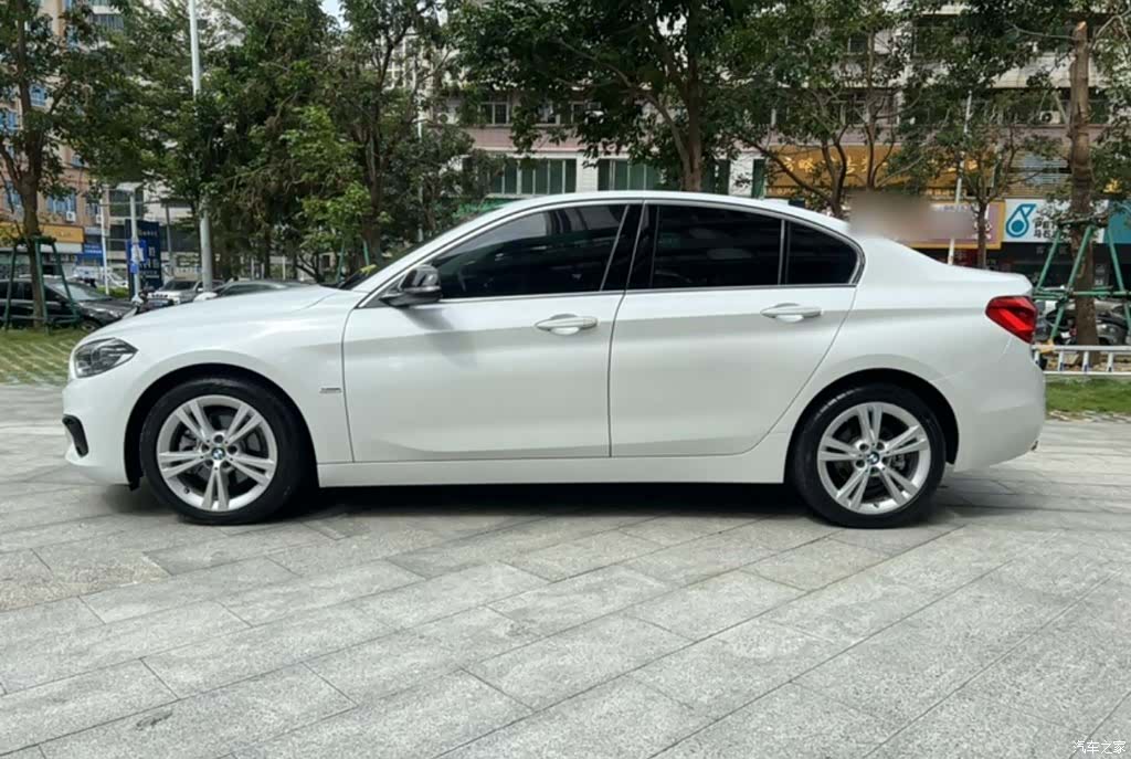BMW 1 Series, 2017 все фото