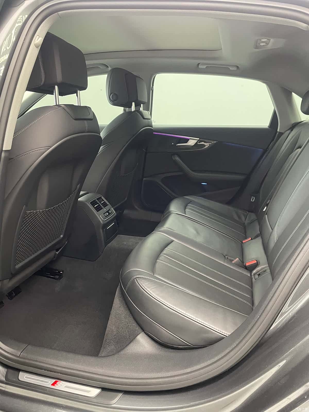 Audi A4L, 2022 8