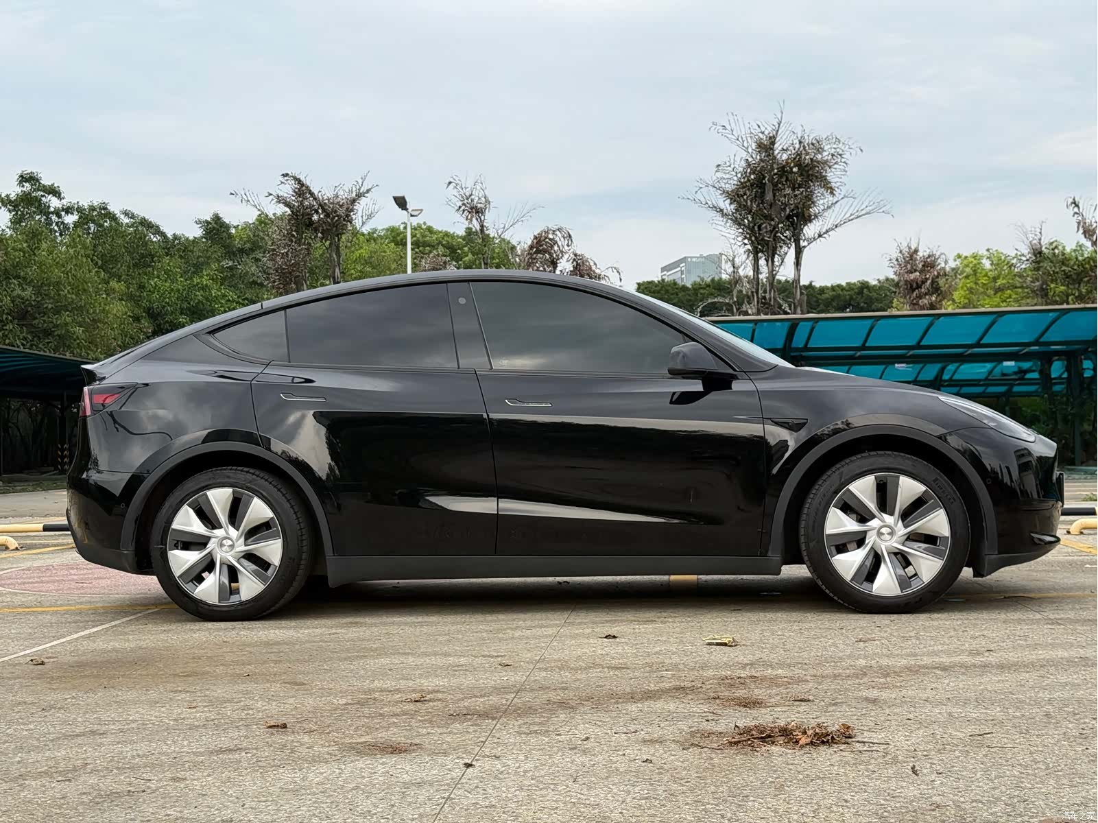 Tesla Model Y, 2023 12