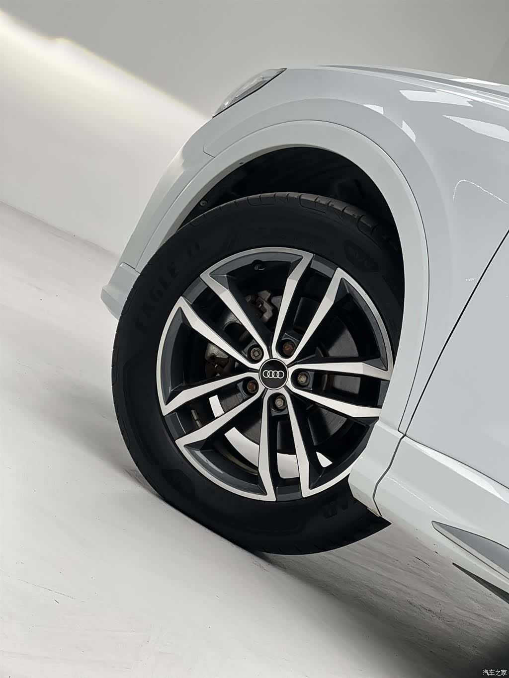 Audi Q3, 2022 10